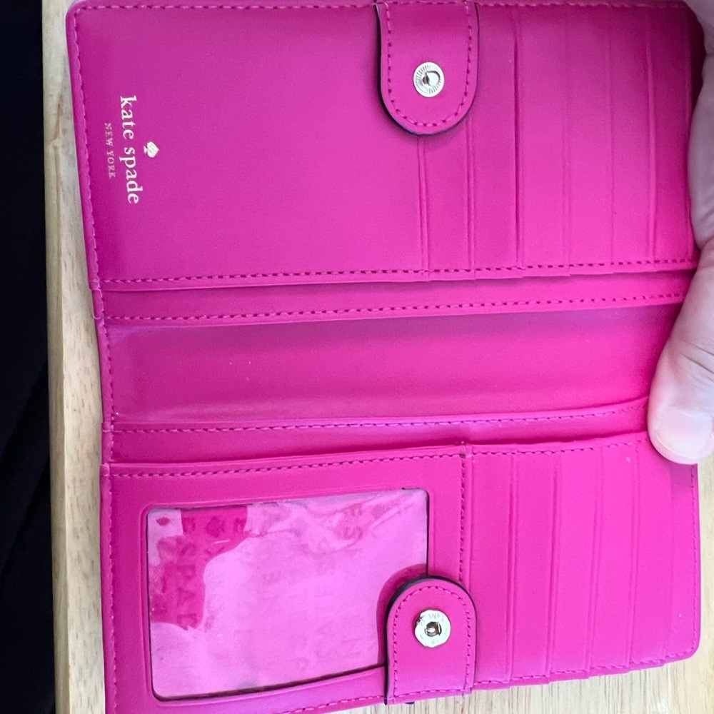 Kate Spade Wallet **LIKE NEW** - Picture 2 of 3